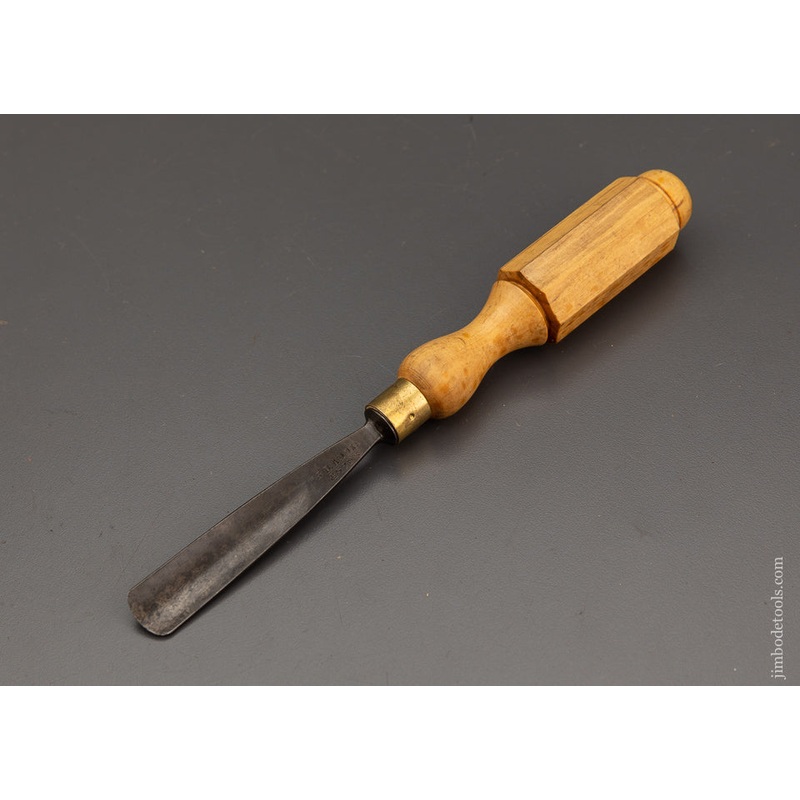 3/4 Inch No. 4 Sweep Boxwood Handle Gouge B. ADDIS – 101789