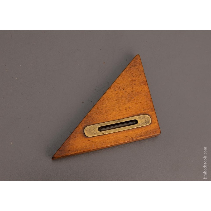 2 1/4 x 3 Inch Boxwood Corner Level ADAMS & CO. LONDON – 99539